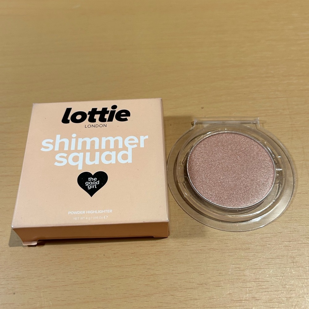 FREE WITH ANY PURCHASE! Shimmer Squad Highlighter - Rose Gold